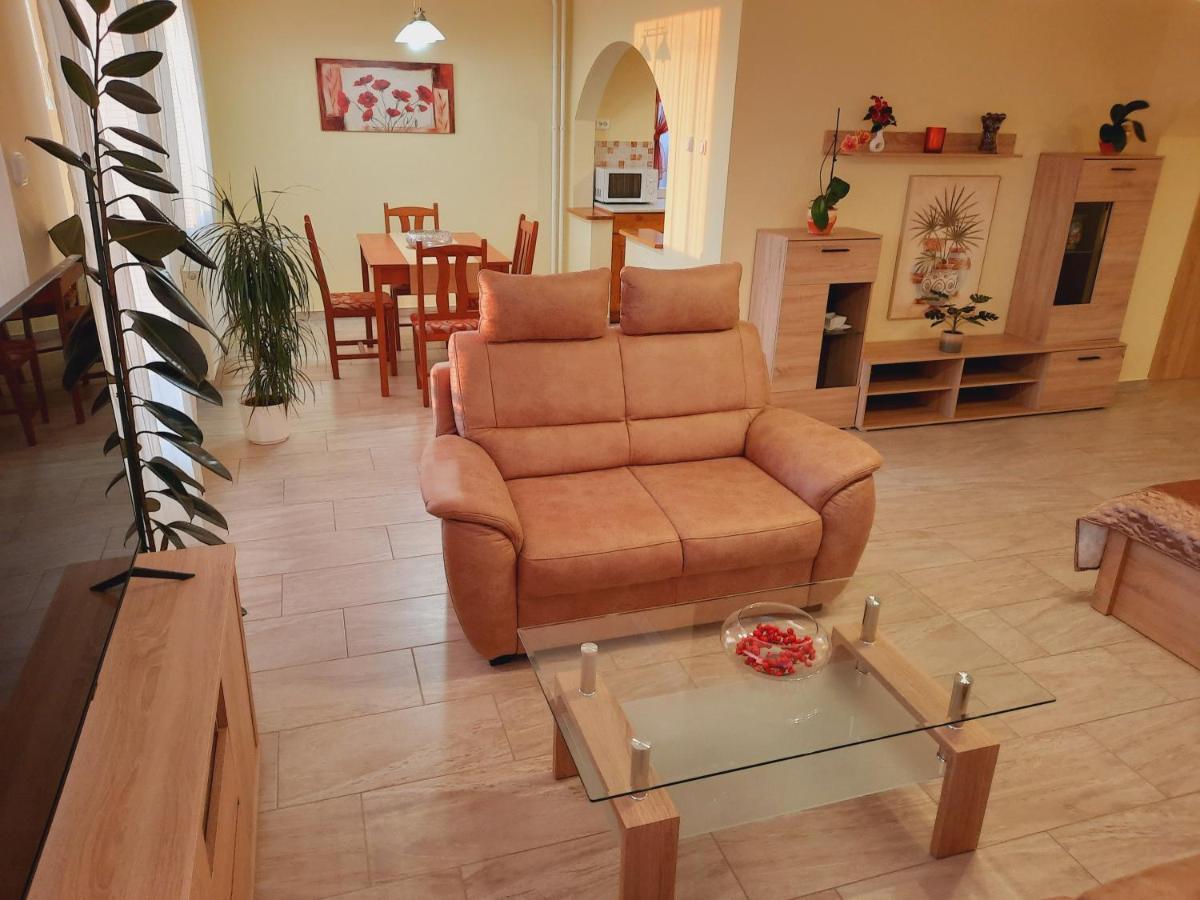 Apartmanhaz King Хевиз Экстерьер фото